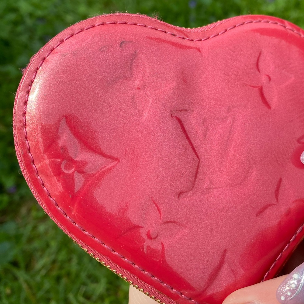 Louis Vuitton heart coin purse - Picture 8 of 16